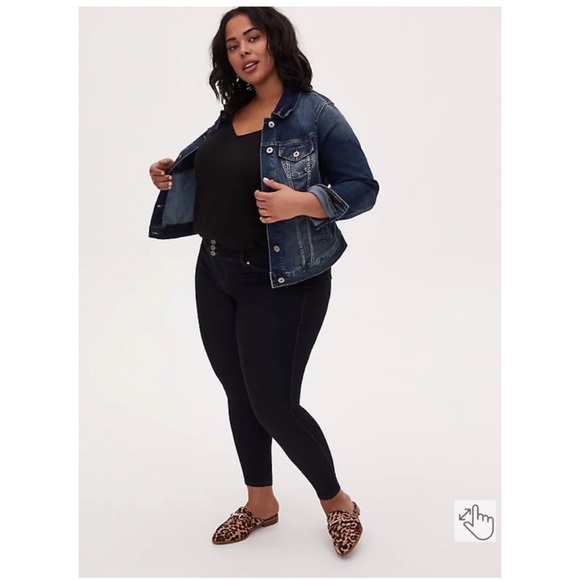 NEW Torrid 24 Short Jegging - Super Stretch Dark Wash - Inseam 27” Inches - Picture 8 of 12